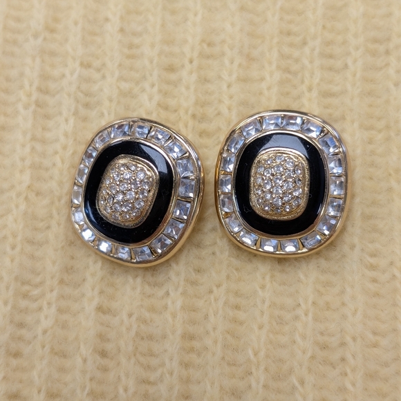 VINTAGE CHRISTIAN DIOR CLIP-ON EARRINGS - Picture 1 of 6